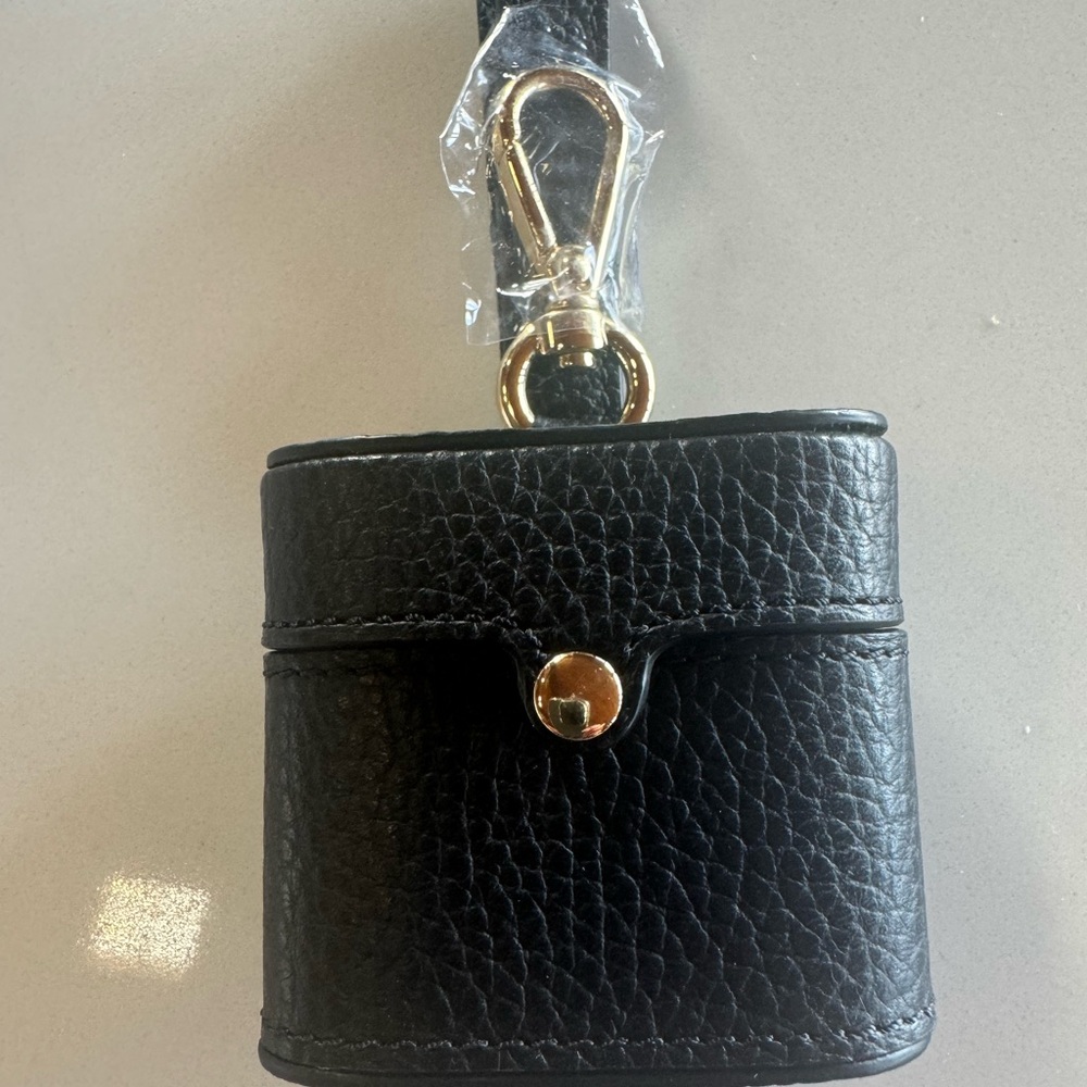 Cuyana keychain/loop case